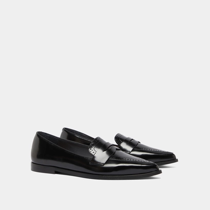Loafers with pointed toes in black glazed leather | dalina