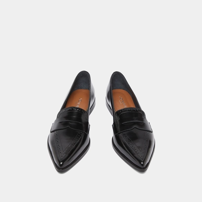 Loafers with pointed toes in black glazed leather | dalina