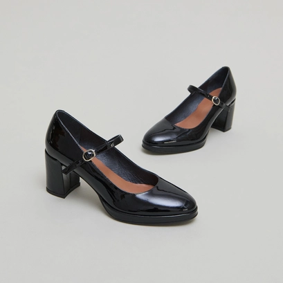 Heeled mary jane in black patent | debre