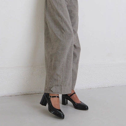 Heeled mary jane in black patent | debre