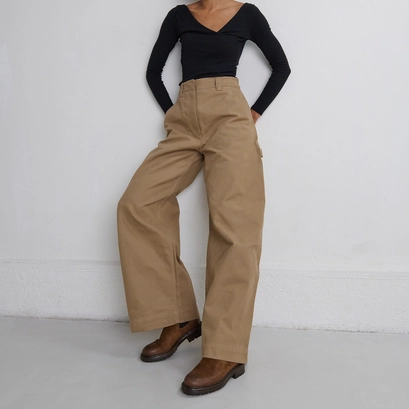 Lowboots with elastic straps and notched soles in cognac suede | celina