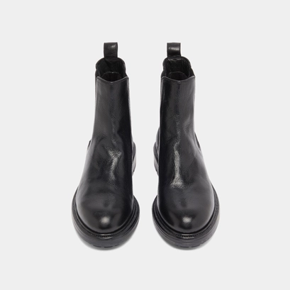 Lowboots with elastic straps and notched soles in black grained leather | celina