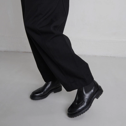 Lowboots with notched soles in black leather | celia