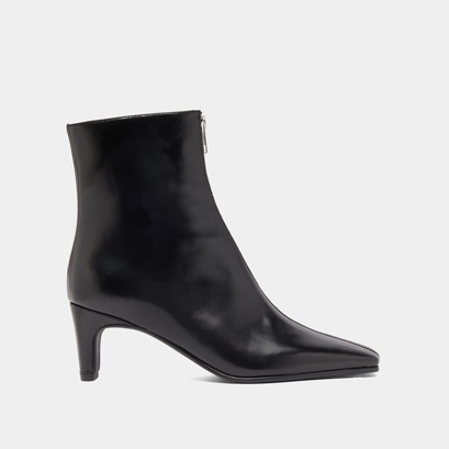 Heeled ankle boots with front zippers in black leather | danza