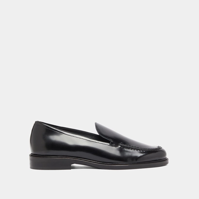 Round-toed loafers in black glazed leather | dirno