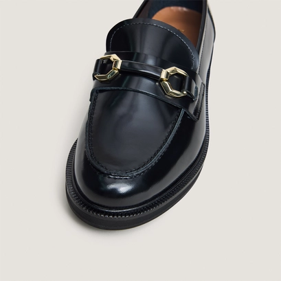 Loafers with gold bits in black glazed leather | drop