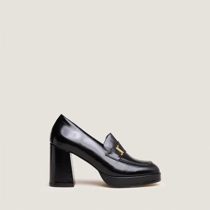 Monogrammed loafers in black leather | violon