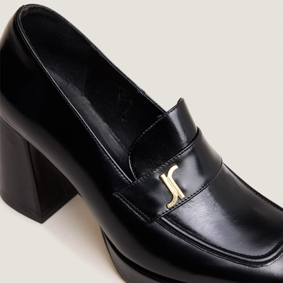 Monogrammed loafers in black leather | violon
