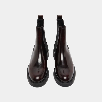 Lowboots with pointed toes in burgundy patinated leather | agen