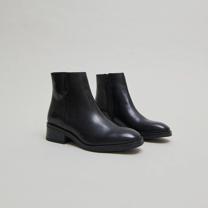 Lowboots with elastics in black leather | gab