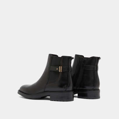 Lowboots with notched heels in black leather | gabin