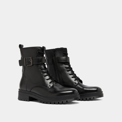 Lace-up ankle boots with notched soles in black leather | gipsy