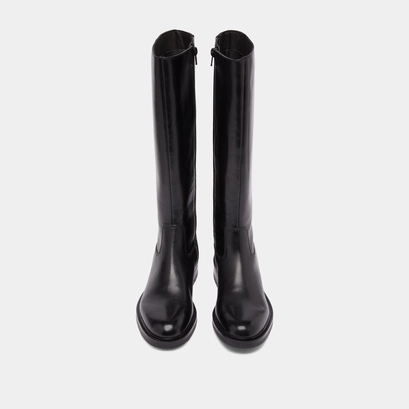 Boots with notched heels in black leather | graciana