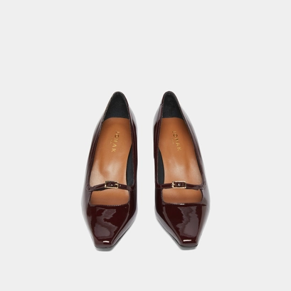 Heeled mary jane with pointed toes in burgundy patent | diola