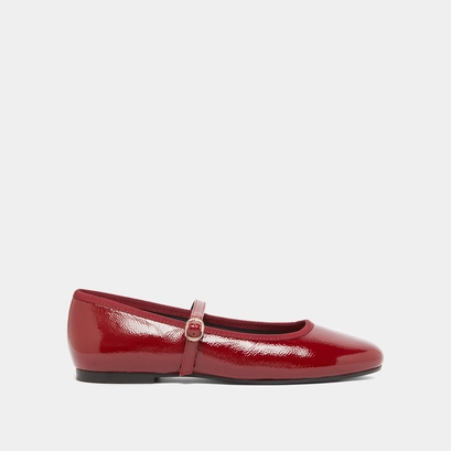 Ballet flats with strap in carmine red pleated leather | DOUCEUR