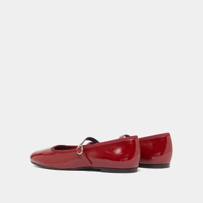 Ballet flats with strap in carmine red pleated leather | DOUCEUR