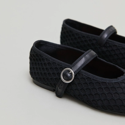 Ballet flats with strap in black mesh | DEESSE