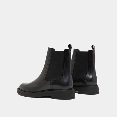 Lowboots with rounded toes in grey glazed leather | agen