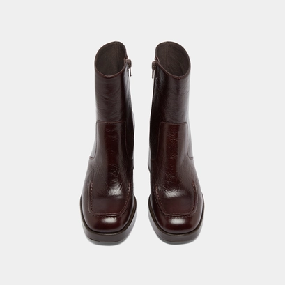 Heeled ankle boots with square toes in chocolate distressed leather | veronica