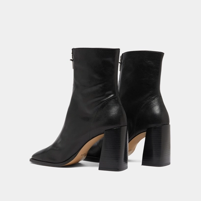 Heeled ankle boots with zip in black leather | vandana
