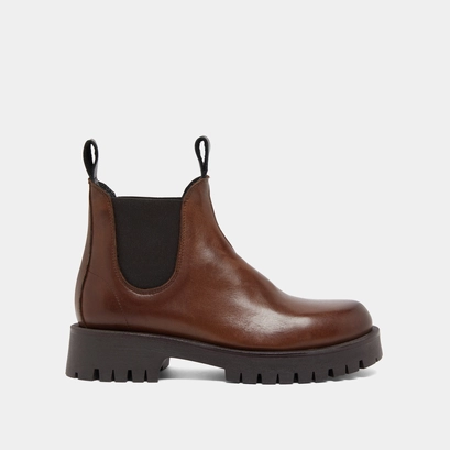 Lowboots with notched soles in brown patinated leather | roche