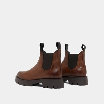 Lowboots with notched soles in brown patinated leather | roche