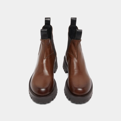 Lowboots with notched soles in brown patinated leather | roche
