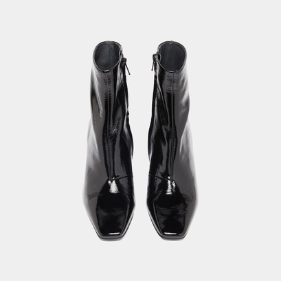 Pointed-toe ankle boots in black pleated patent | dalibar