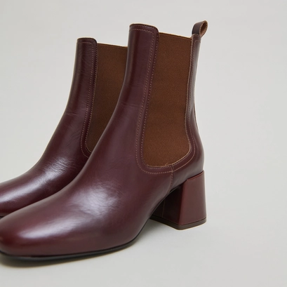 Ankle boots with heels and elastics in brown leather | denon