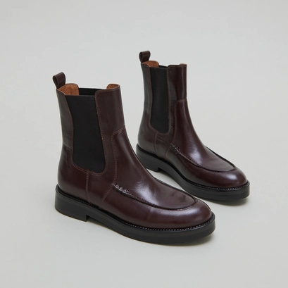 Lowboots with elastics in dark brown leather | allan