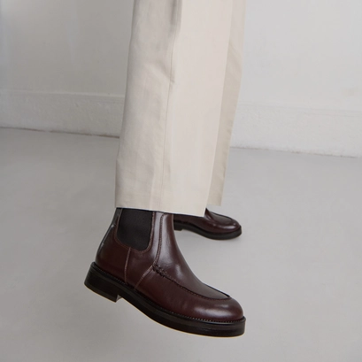 Lowboots with elastics in dark brown leather | allan