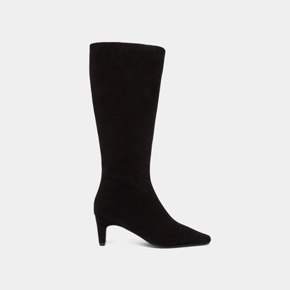 Heeled boots with pointed toes in black suede | danou