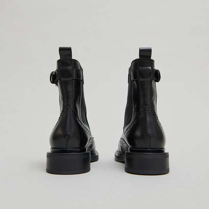 Lowboots with buckles in black leather | douby
