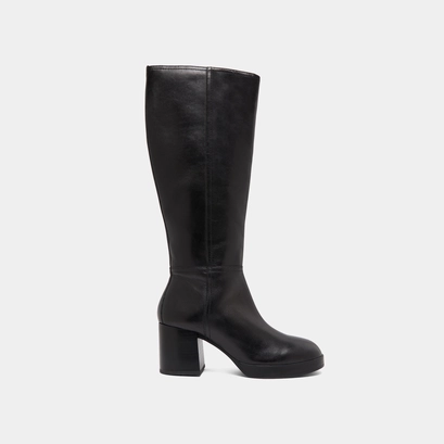 Heeled boots in black leather | anelia