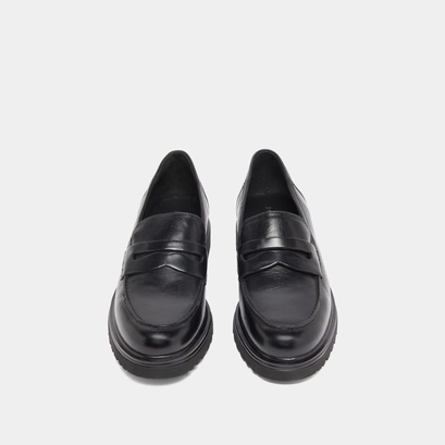 Loafers with notched soles in black leather | arlo