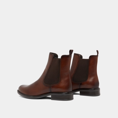 Lowboots with elastics and rounded toes in cognac leather | audry