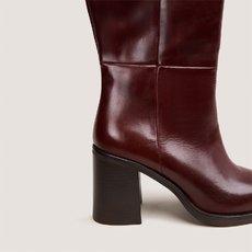 Boots with laminated heels brown