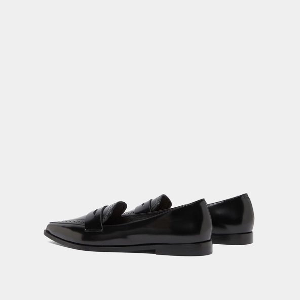 Loafers with pointed toes in black glazed leather | DALINA