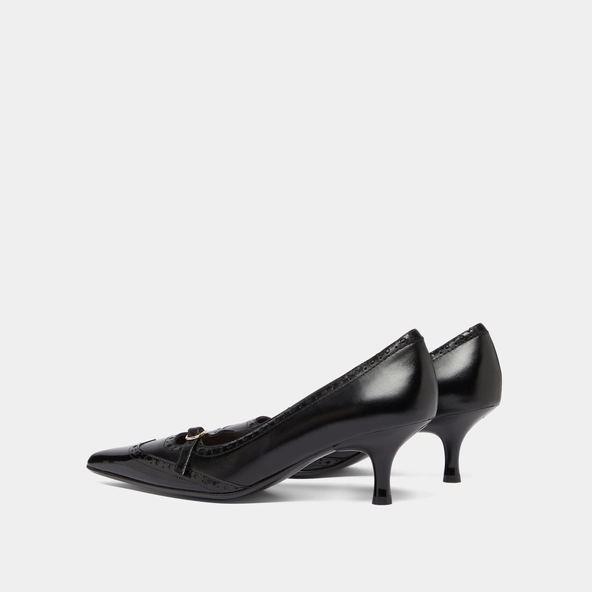 Strappy pumps with perforated details in black patent and black leather | DALTA