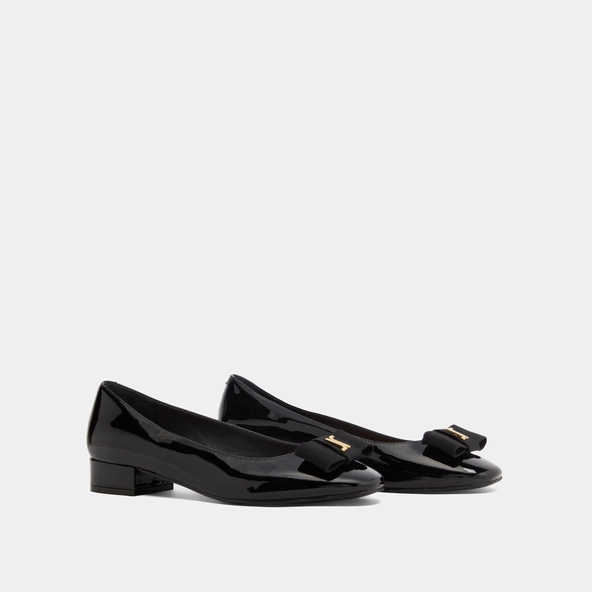 Ballet flats with bow and monogram in black patent | DAMIA