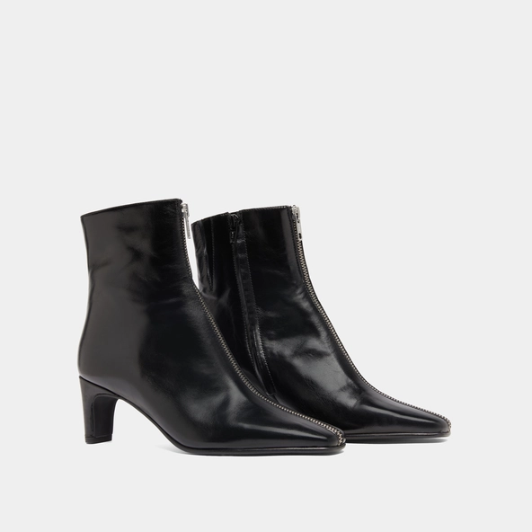 Heeled ankle boots with front zippers in black leather | DANZA