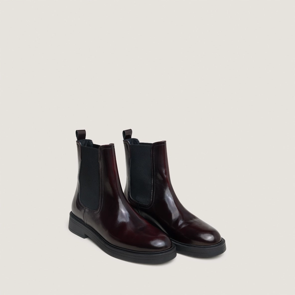 Lowboots with pointed toes in burgundy patinated leather | AGEN