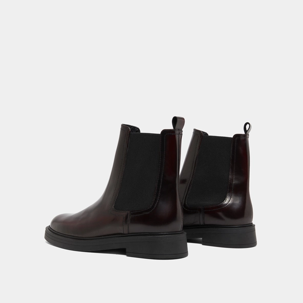 Lowboots with pointed toes in burgundy patinated leather | AGEN