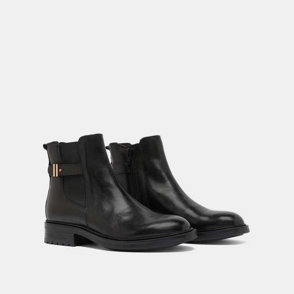 Lowboots with notched heels in black leather | GABIN