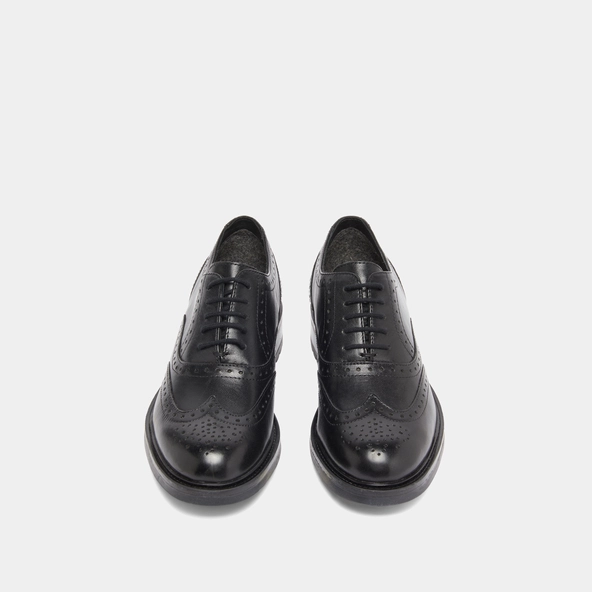 Richelieus with openwork details in black leather | GAD