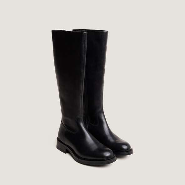 Boots with notched heels in black leather | GRACIANA