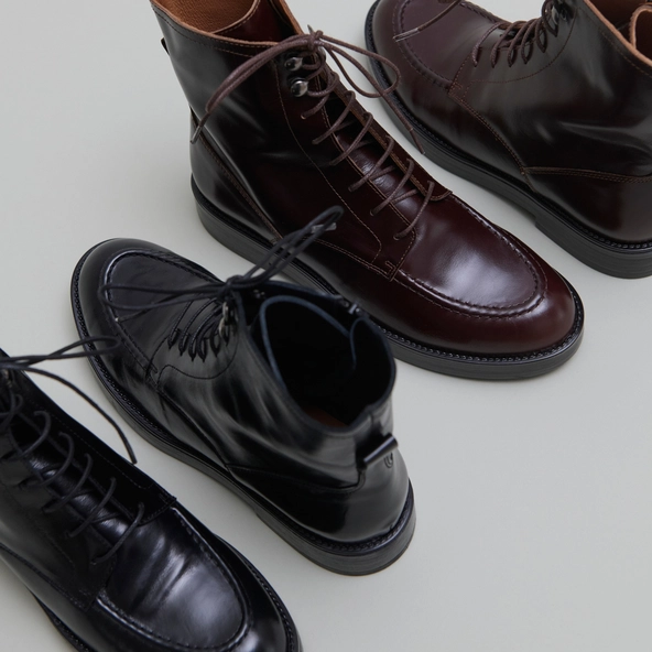 Lowboots with laces in black leather | ALIDA