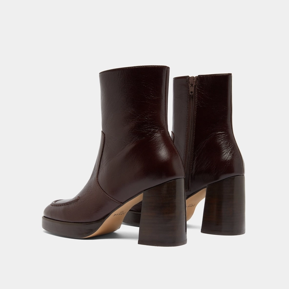 Heeled ankle boots with square toes in chocolate distressed leather | VERONICA