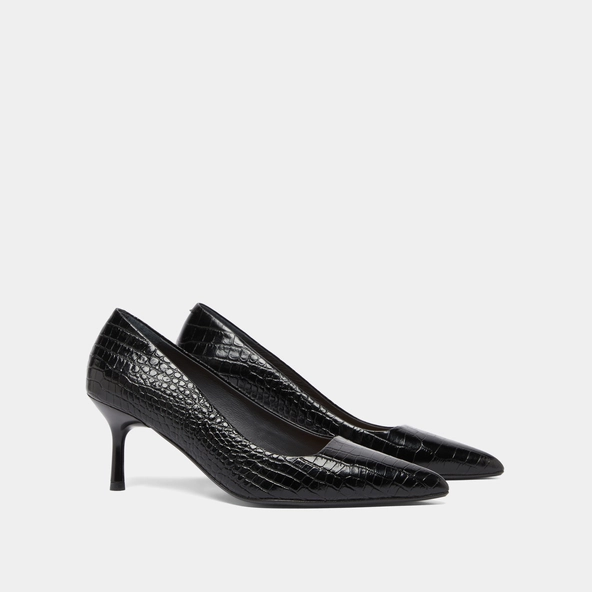 Pumps with pointed toes in black reptile leather | DUNDEE