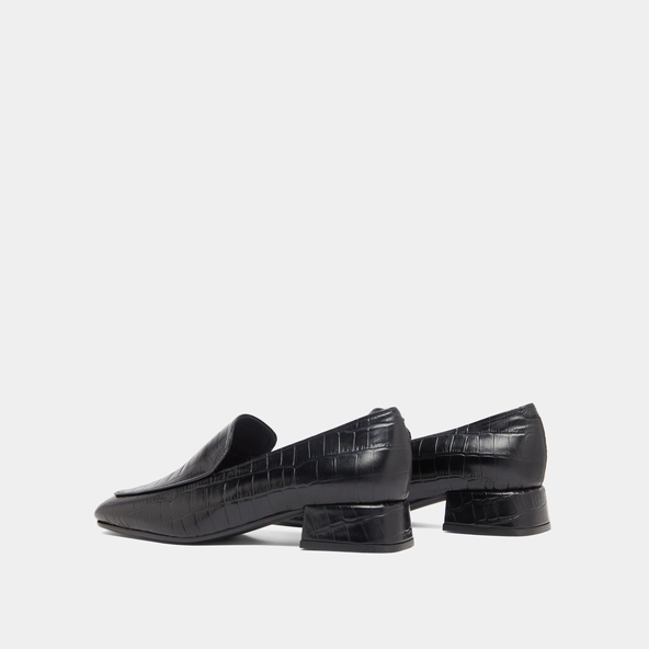 Loafers with rounded toes in black reptile leather | DYNAMIC